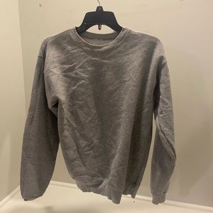 HANES GREY SWEATSHIRT